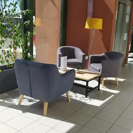Cerise Aparthotel