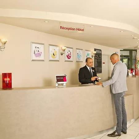 Cerise Apart Otel Valence (Drome)