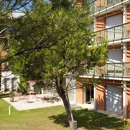 Cerise Apart Otel Valence (Drome)