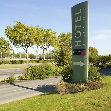Cerise Aparthotel