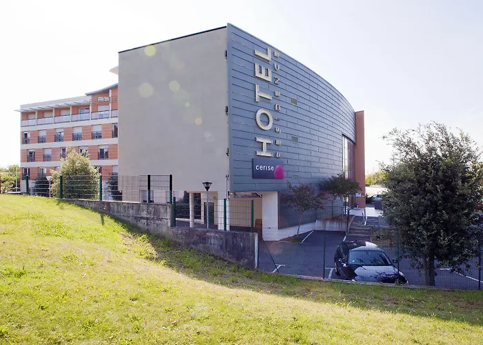 Cerise Aparthotel Valence (Drome)